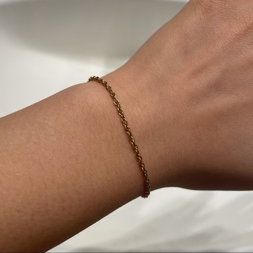 ESTIES JEWELRY- Thin Rope Bracelet in Gold